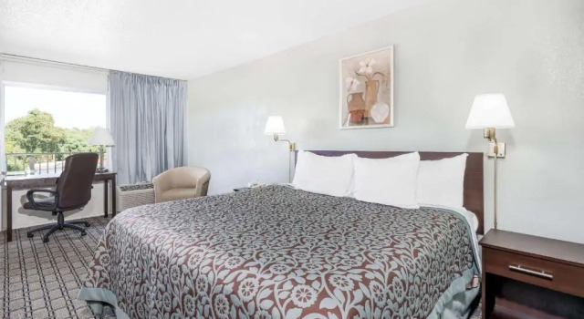 Двухместный люкс c 1 комнатой Days Inn by Wyndham St Clairsville