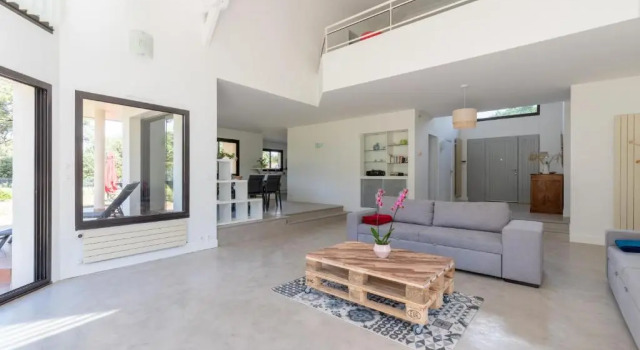 Коттедж Charmante maison moderne avec grand jardin