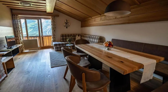 Семейный номер Standard с балконом Hotel Mohnenfluh