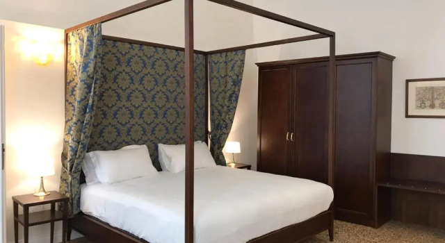 Люкс с красивым видом из окна Suites alla Maddalena