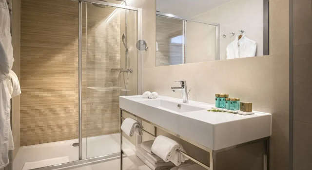 Номер Deluxe с балконом Aminess Laurel Khalani Hotel