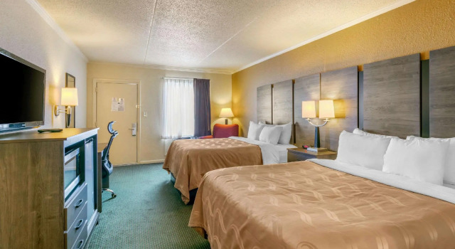 Четырёхместный номер Standard Red Roof Inn Manchester, TN