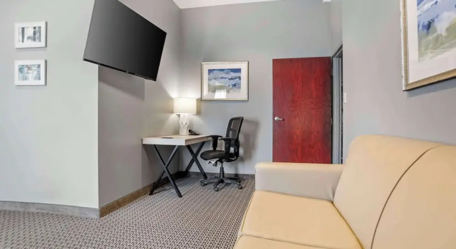 Двухместные апартаменты Executive Best Western Plus Two Rivers Hotel & Suites