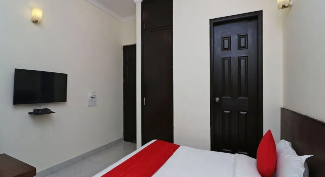 OYO Flagship DLF Mega Mall
