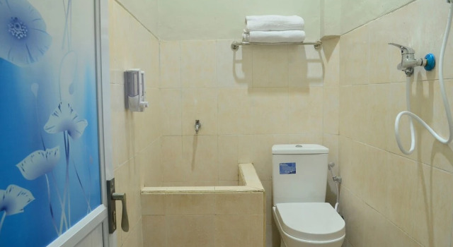 The So Hotel by Oyo Rooms, Book Hotel Batukaras West Java