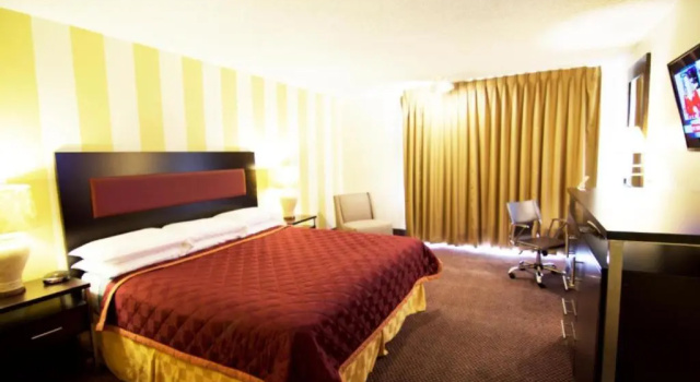 Двухместный номер Standard Royal Plaza Inn