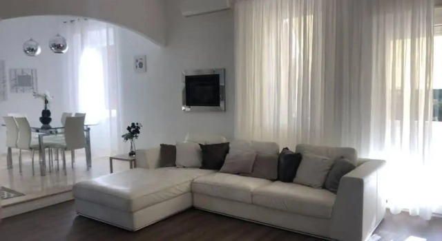 Appartamento incantevole La Maddalena vista mare CODICE IUN Q5459, Забронировать Апартаменты/квартира Отели Ла-Маддалена с парковкой, Парковка