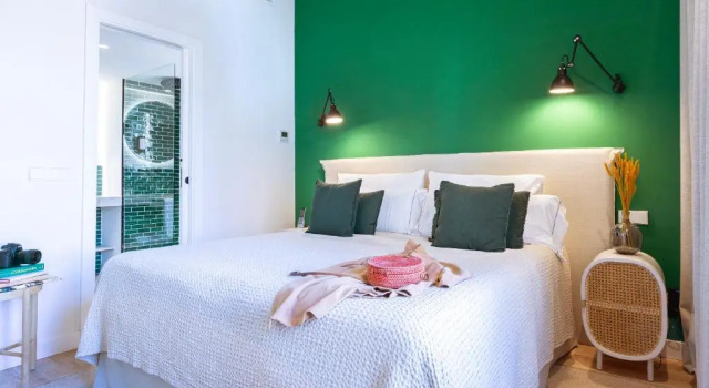 Отель Samaritana Suites