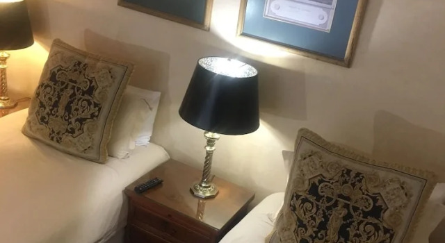 Четырёхместный номер Deluxe Gordons Guesthouse