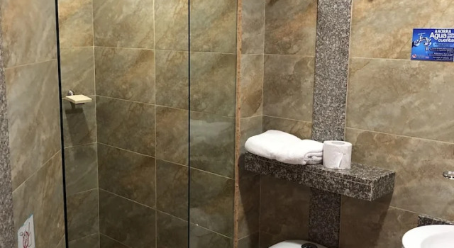 Трёхместный номер Standard Hoteles Bogotá Inn Lago Chico Zona Rosa
