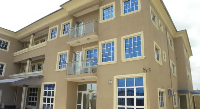 Grandy Suites Hotel