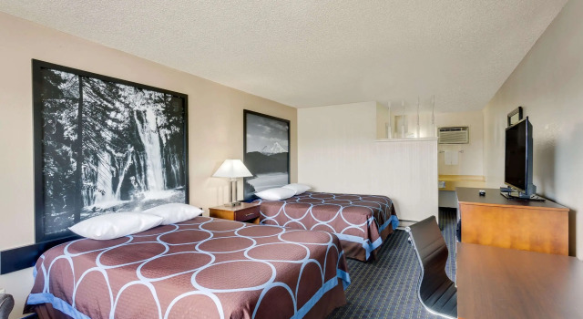 Super 8 by Wyndham Alturas