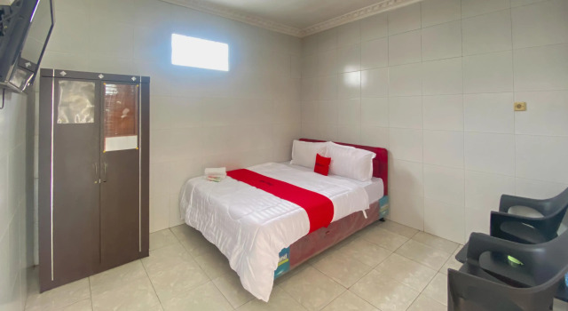 RedDoorz Plus near Cito Mall Surabaya