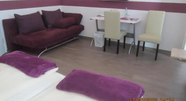 Трёхместный номер Standard Hotel DAH-Inn