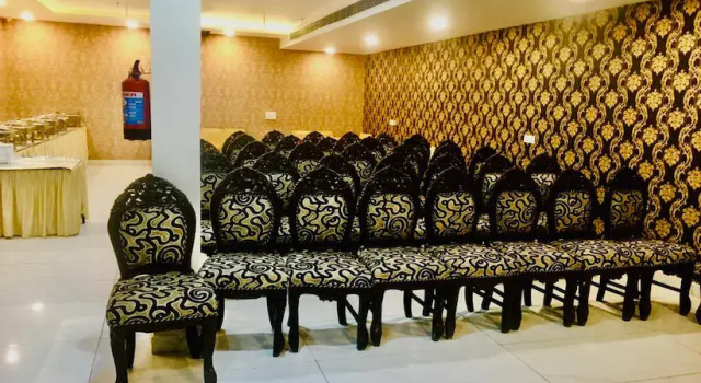 Hotel Hollywood, Varaa Hotelli Zirakpur Haryana