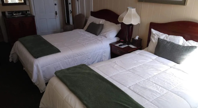 Четырёхместный номер Standard Hotel Wayne