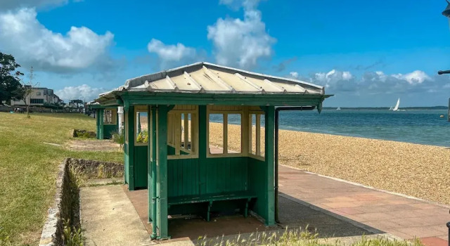 Коттедж 74 Granville Road in Cowes