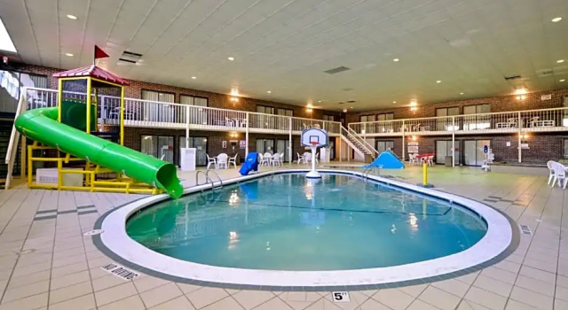 Двухместный номер Standard с видом на бассейн Best Western Kelly Inn - Yankton