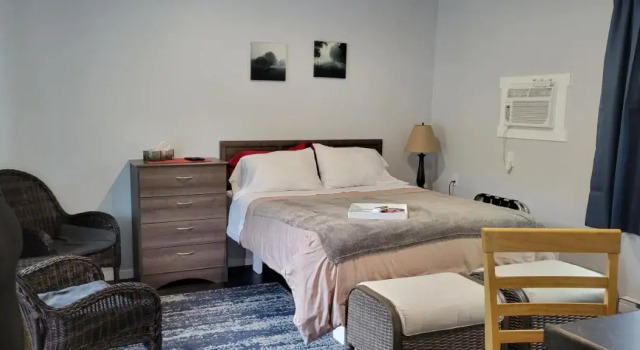 Riverside Motel, Book Motel Grand Forks Thompson Okanagan