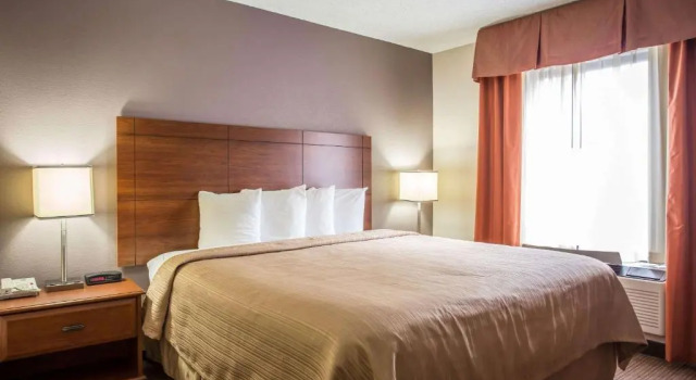 Люкс Quality Inn & Suites Matthews - Charlotte