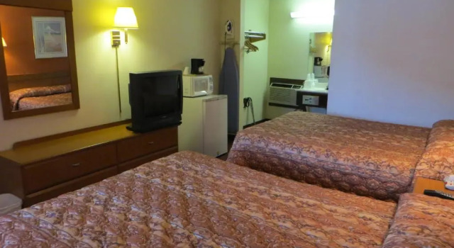 Standardowy czteroosobowy pokój Rodeway Inn