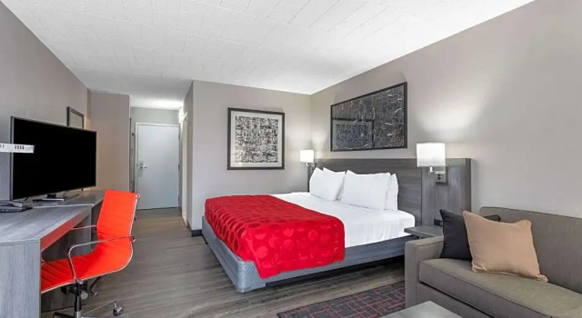Двухместный номер Deluxe Ramada by Wyndham Hartford North - Bradley Airport