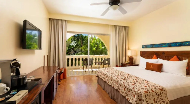 Standardní Dvoulůžkový s manželskou postelí pokoj Hotel Tamarindo Diria Beach Resort