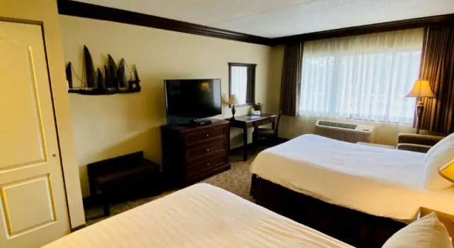 Fourwinds Lakeside Inn & Marina, Varaa Hotelli Hotellit Minnesota pysäköinnillä, Pysäköinti