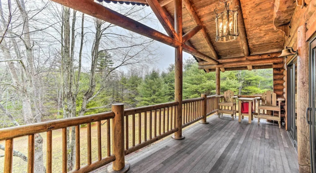 Коттедж Spacious Cabin w/ Decks Near Saratoga Race Course!