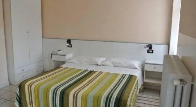 Hotel Marisa, Забронировать Отель Пескара Побережье Абруццо, рядом с Железнодорожный вокзал Пескара
