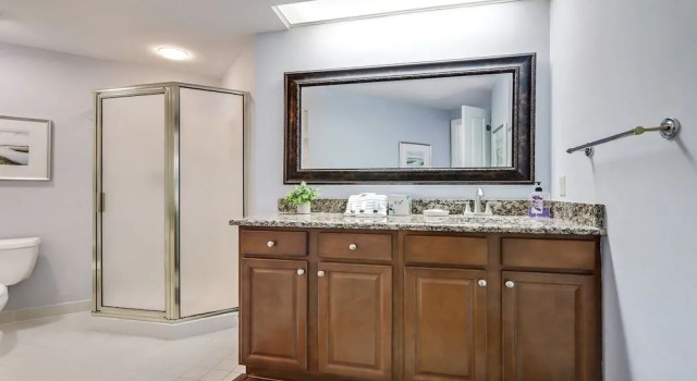 302 Windsor 1 Bedroom 2 Bathrooms Condo