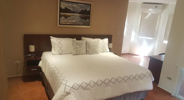Номер Executive All Days Inn and Out