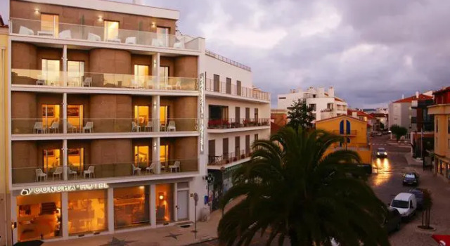 Hotel 33