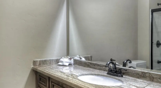 Кровать в общем номере No 4 Grand 8 Bedroom Estate at Castle Glen