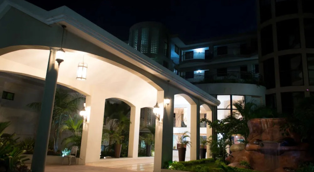 Constellation Hotel, Book Hotel Delmas 
