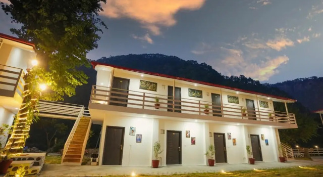 Nature Sprint Resort By The River, Rezervovat Lázně / Resort Nainital Uttarakhand