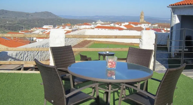 Mirador de Fuentes, Reservar Hotel Fuentes de Leon Extremadura
