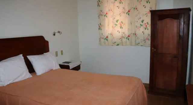 Номер Standard с балконом Hostal D Oleo Méndez