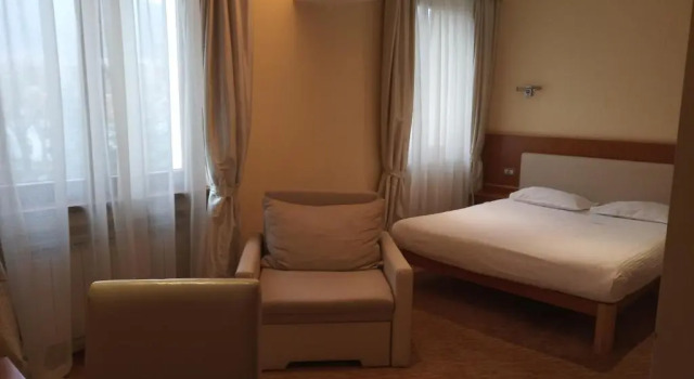 Полулюкс Hotel Park Central