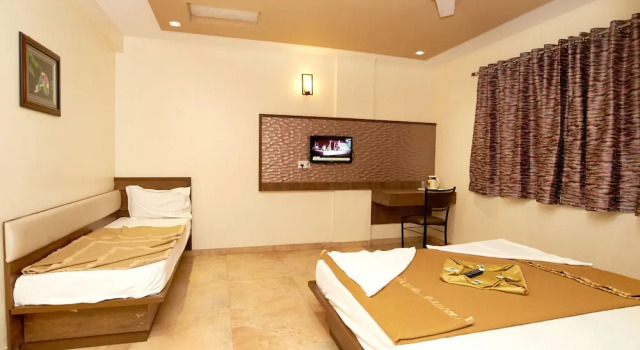 Hotel KBS Grand, Buchen Sie Hotel Shirdi Maharashtra