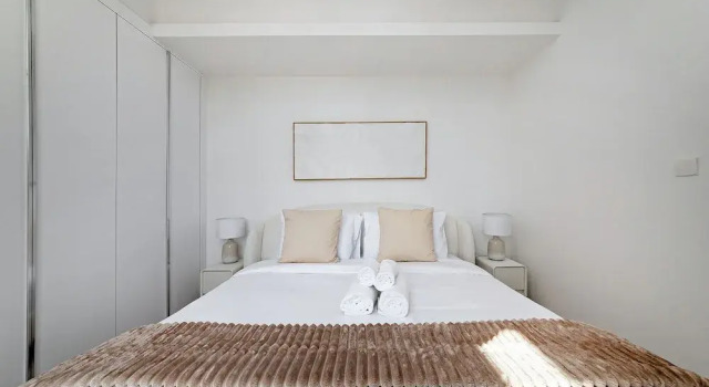 Bright 1BR with balcony in Luma 22