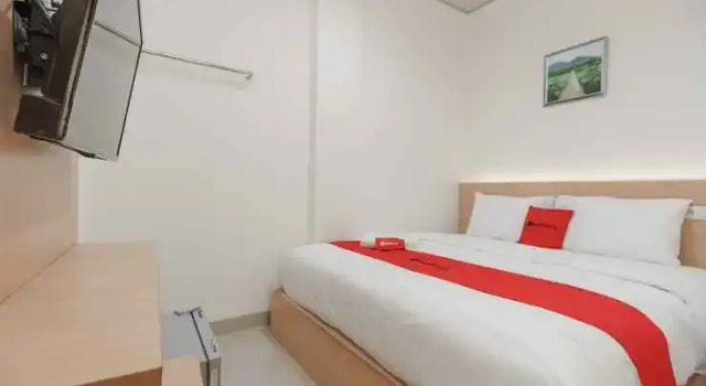 RedDoorz near Puskesmas Sei Jang Tanjung Pinang, Забронировать Отель Недорогие отели Pulau Bintan, недорого