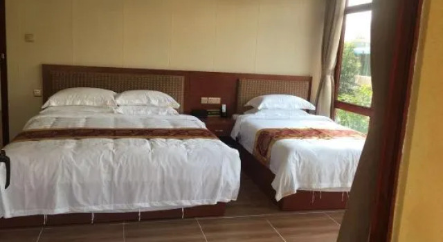 Люкс Deluxe QionghaiZhongrui Inn