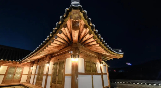 Gyeongju Hwarangroo, Забронировать Отель Отели провинции Кёнсан-Пукто 3 звезды, 3*