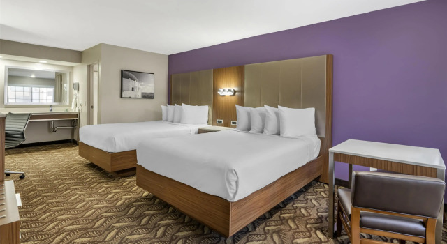 Четырёхместный номер Standard Best Western Airport Plaza Hotel   LAX Airport LA Stadium