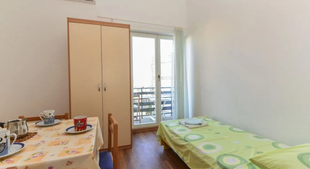 Apartments and Rooms Summercity Life, Забронировать Апартаменты/квартира Апартаменты Водице, рядом с Частный Пляж Отеля «Кристина», Апартаменты/квартира