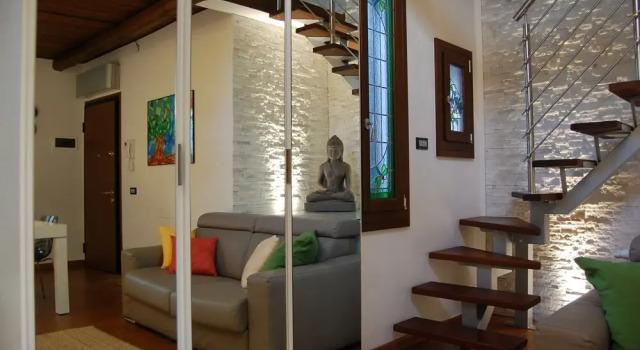 Loft with terrace 10 minutes from S Marco, Забронировать Отель Кастелло Венеция
