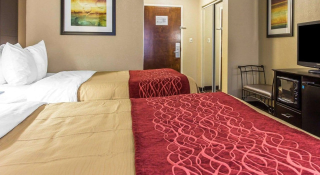 Четырёхместный номер Standard Quality Inn Lincolnton