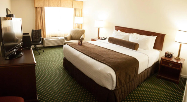Двухместный номер Standard Crowne Plaza Hotel Hickory by IHG