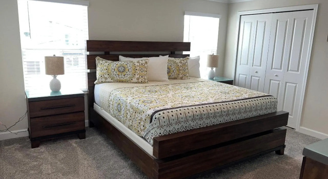 Fascinating 4bedroom townhome, close to Disney, Book Hotel Hoteller i Four Corners med pool, Swimmingpool